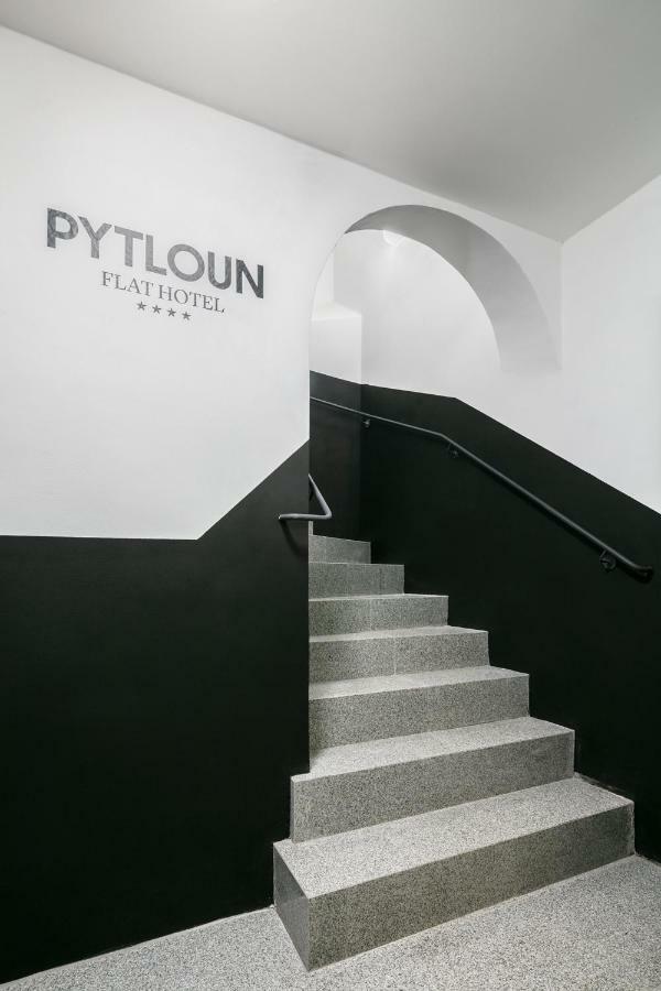 Pytloun Flat Hotel Liberec Buitenkant foto