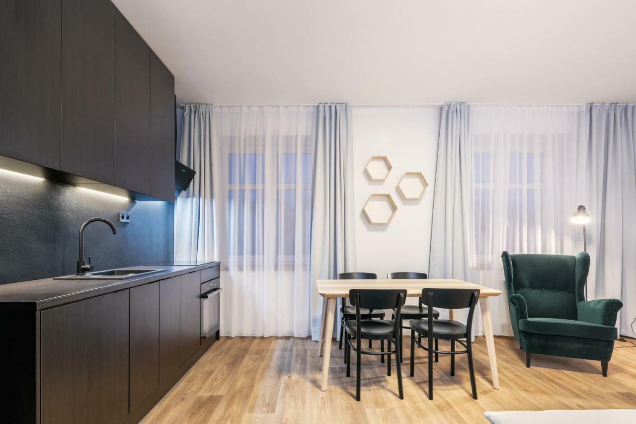 Pytloun Flat Hotel Liberec Buitenkant foto